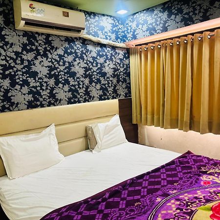 Hotel Greenwood アーメダバード エクステリア 写真