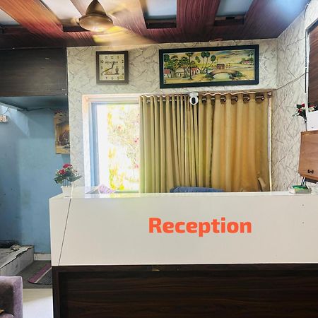 Hotel Greenwood アーメダバード エクステリア 写真