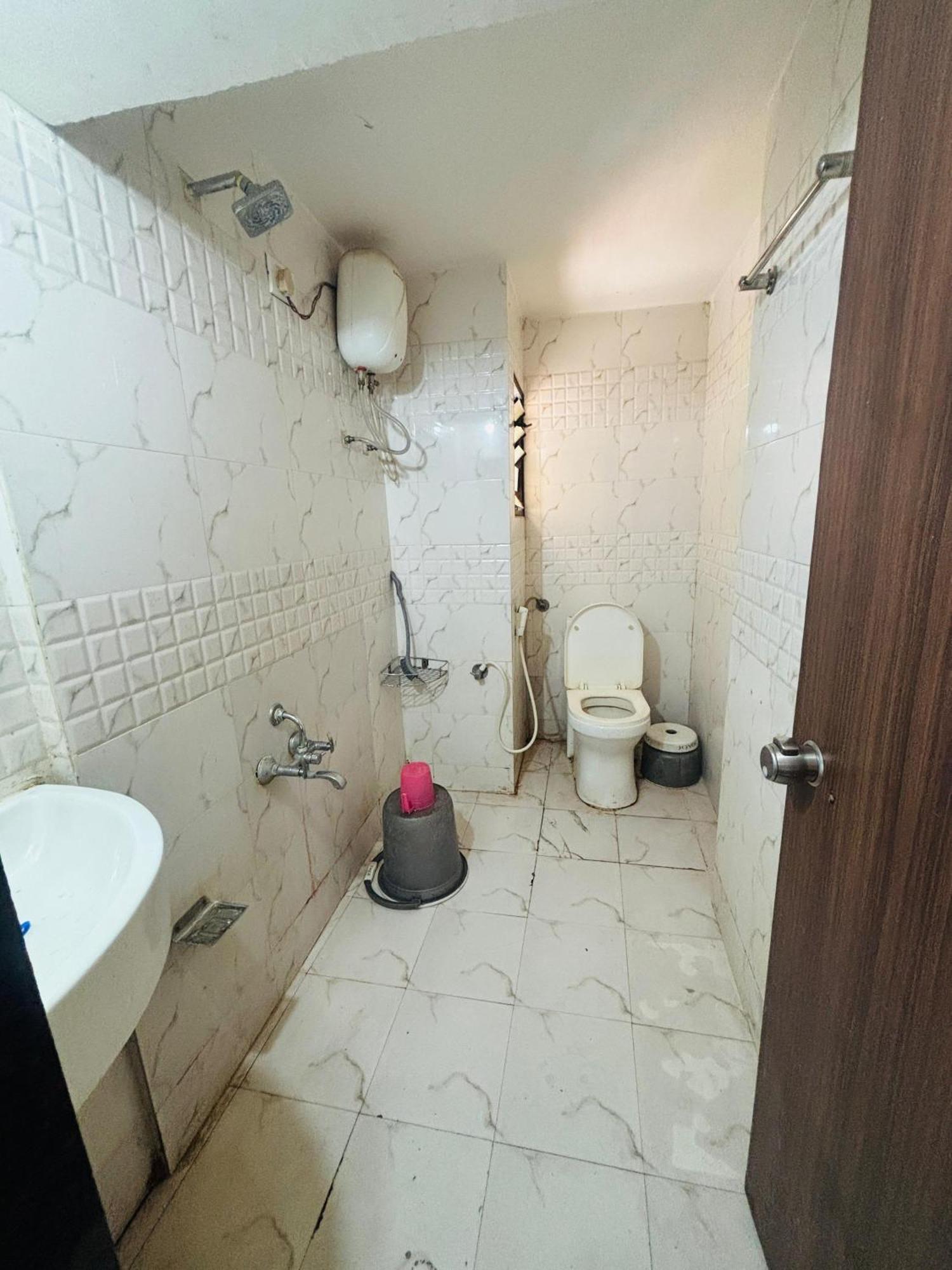 Hotel Greenwood アーメダバード エクステリア 写真