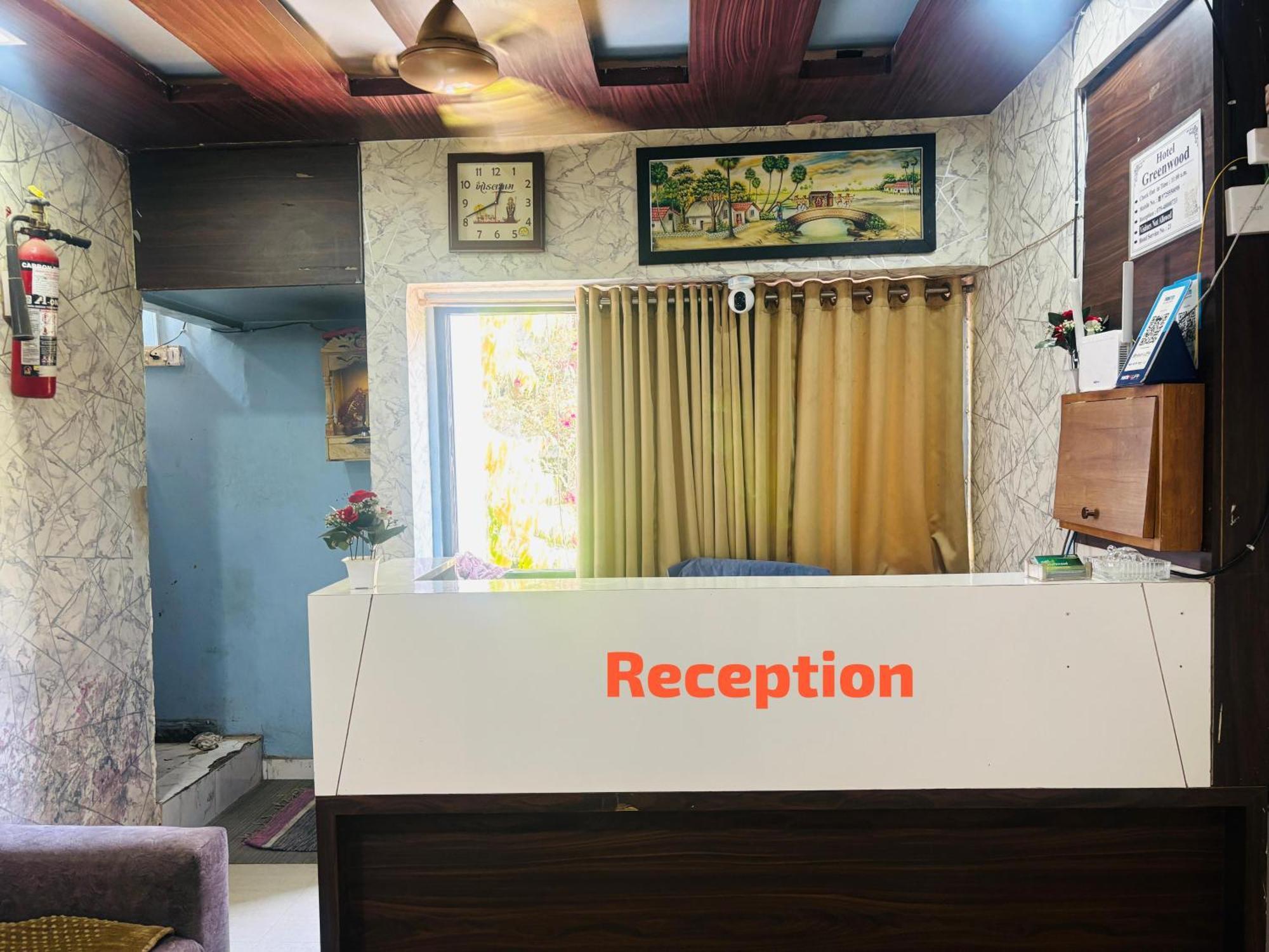 Hotel Greenwood アーメダバード エクステリア 写真
